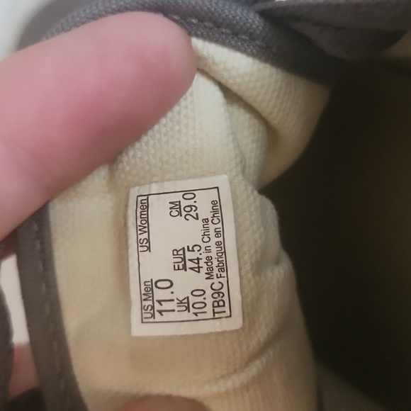 VANS - Picture 4 of 5